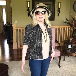 Coldwater Creek Short Blazer made of Linen and Boucle.